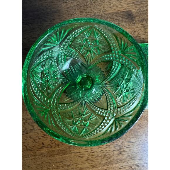 Vintage Avocado Green Covered Candy Dish. - Picture 3 of 4